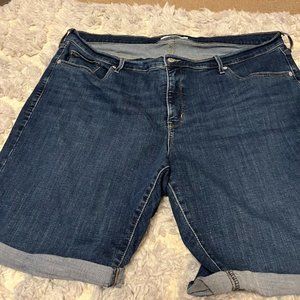 Levi's Classic Bermuda Jean Shorts 22W